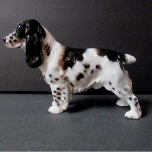 Royal Doulton Dog Figurine Cocker Spaniel standing HN1109  5" tall x 7" Long